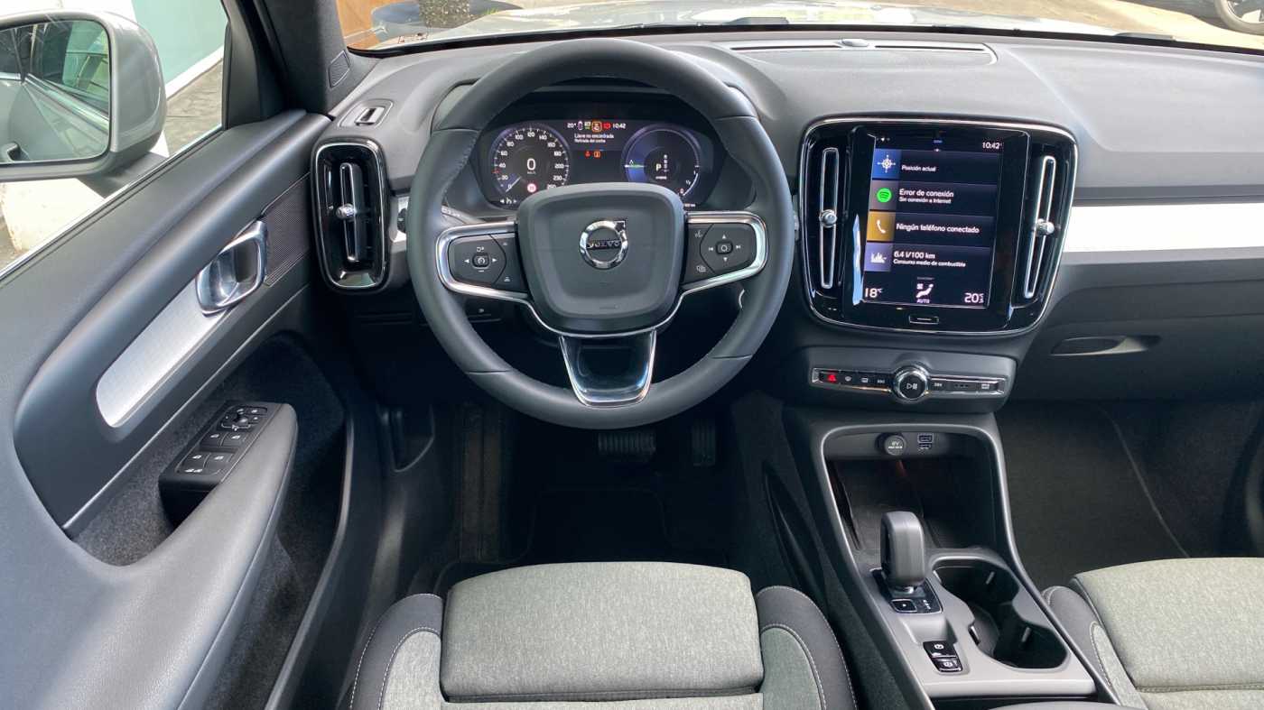 Volvo  XC40 Recharge Core, T4 plug-in hybrid, Eléctrico/Gasolina, Bright