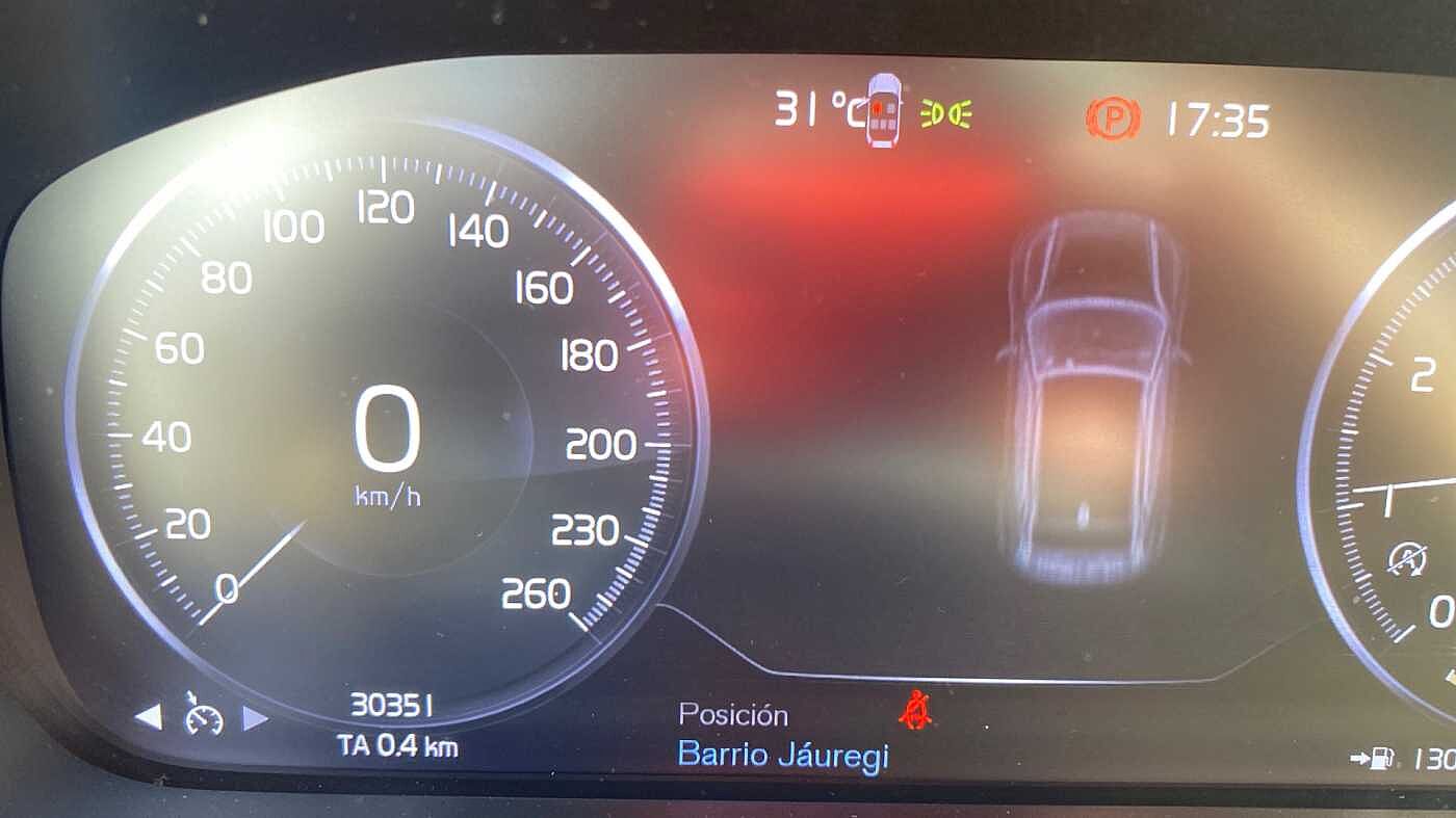 Volvo  XC40 Core, T2 automático, Gasolina